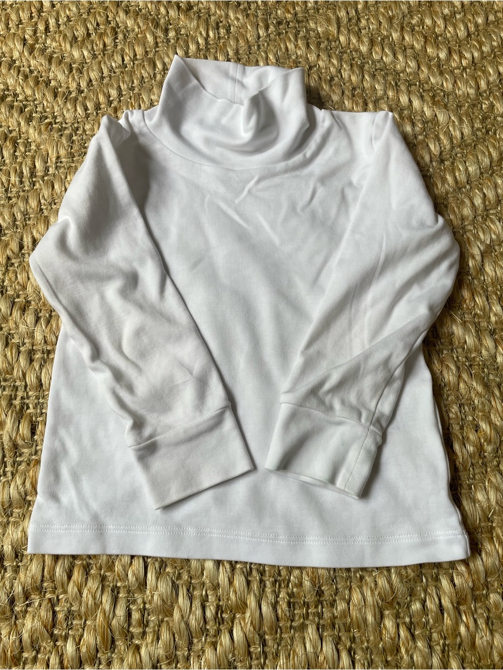 Little English white turtleneck 4T